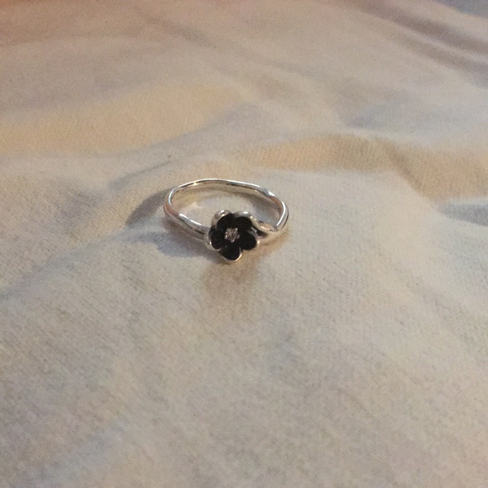 Pandora flower ring